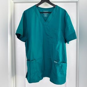 Men’s Cherokee workwear scrub top